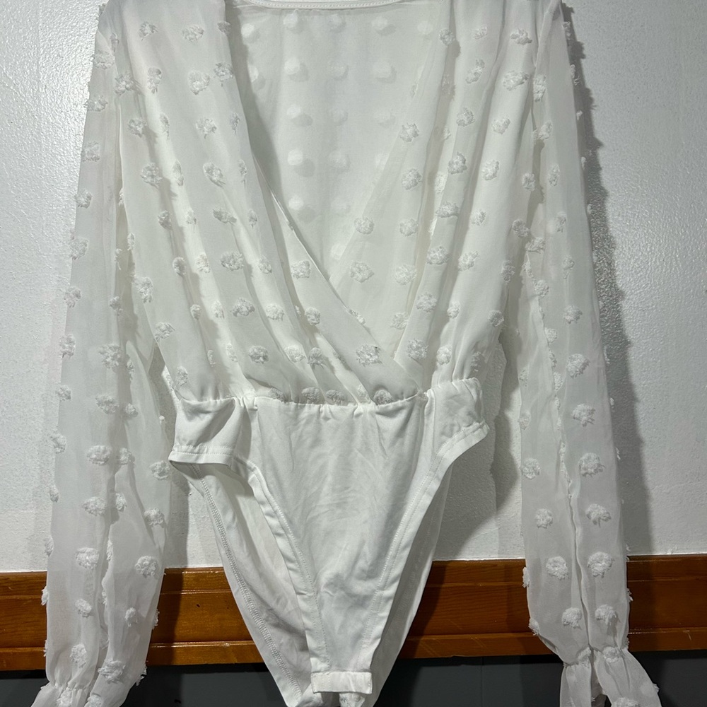 SHEIN White Textured Dot Wrap Bodysuit